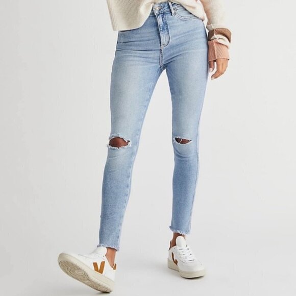 Free People High Waisted Jeans - Picture 1 of 10